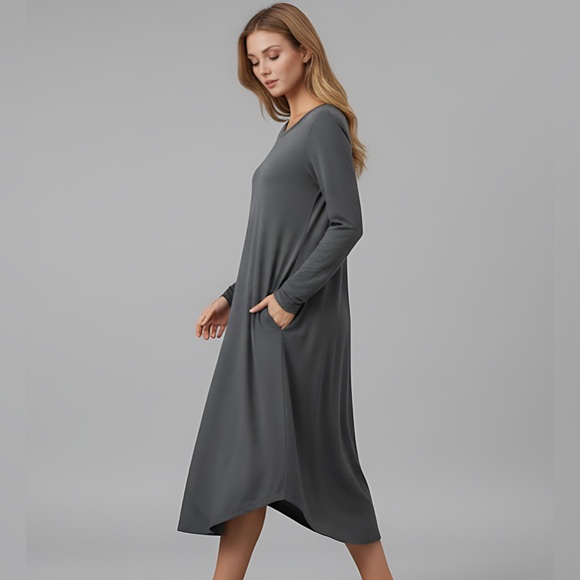 Tee Knit Curved Hem Dress With Pockets. - Picture 4 of 6